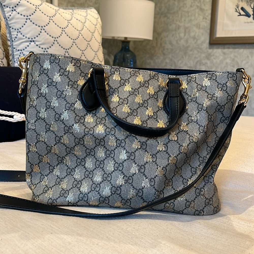 Small Gucci Supreme Bee tote